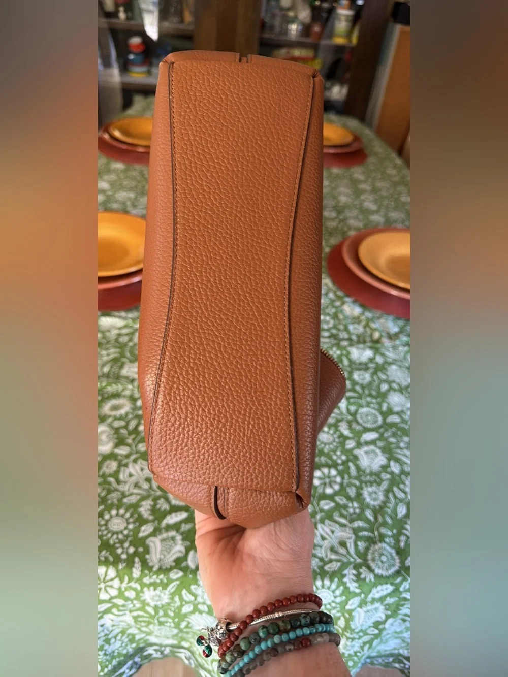 Kate Spade ♠️ Pebbled Leather Shoulder Bag in Tan-Cognac with Gold Chain - Picture 3 of 4